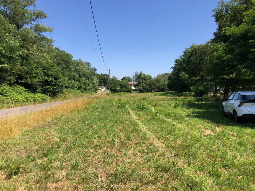 Terrain à bâtir à Donnezac (33860)