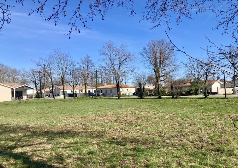 Terrain à bâtir à Saint-Médard-en-Jalles (33160)