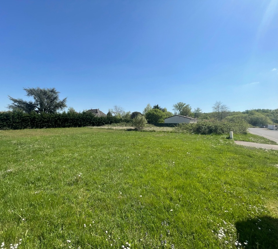 Terrain à bâtir à Saint-Seurin-sur-l’Isle (33660)