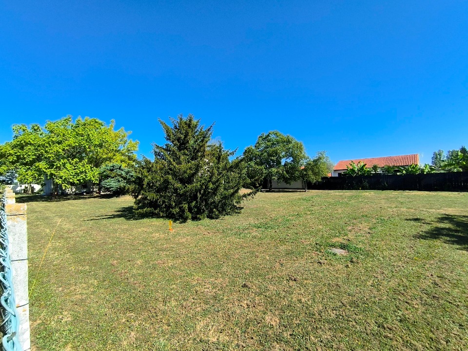 Terrain à bâtir à Saint-Loubès (33450)
