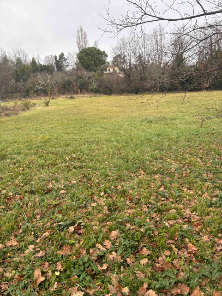 Terrain à bâtir à Coutras (33230)