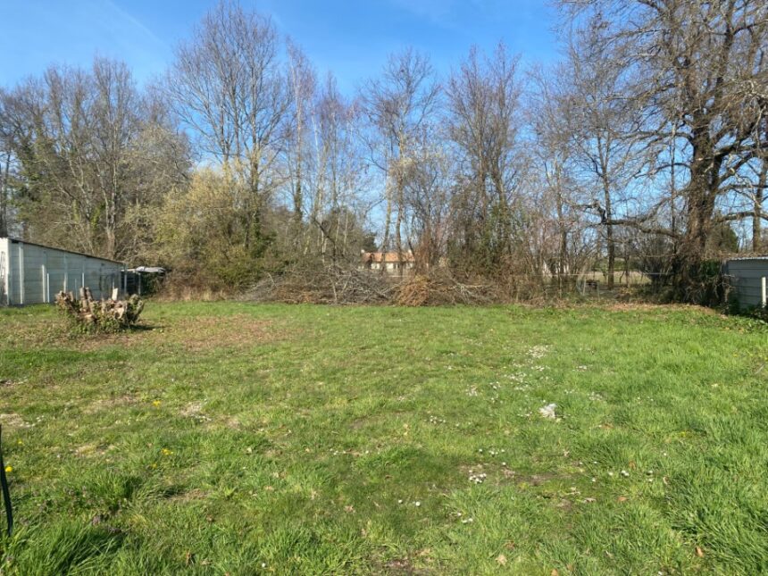 Terrain à bâtir à Balizac (33730)