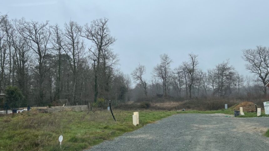 Terrain à bâtir à Léognan (33850)