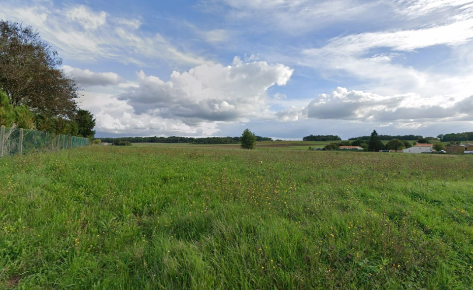 Terrain à bâtir à Juicq (17770)