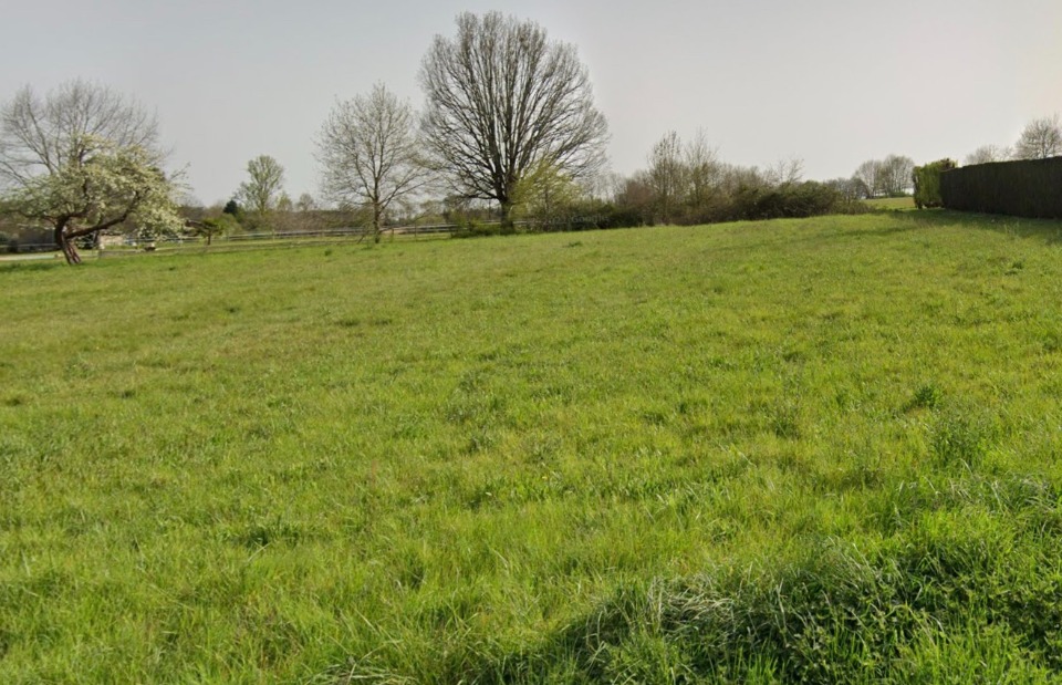 Terrain à bâtir à Saint-Nexans (24520)