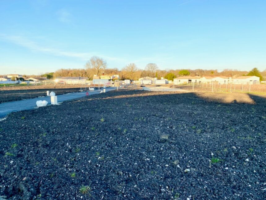 Terrain à bâtir à Médis (17600)