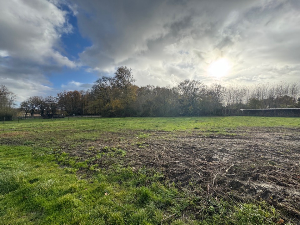 Terrain à bâtir à Blaignan-Prignac (33340)