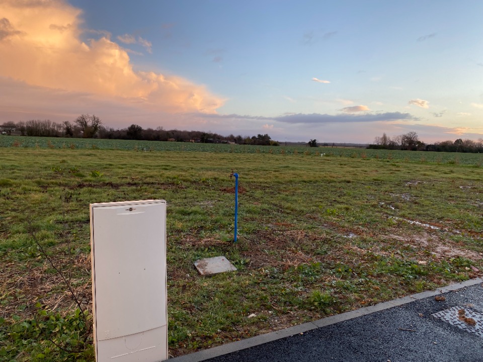 Terrain à bâtir à Corme-Royal (17600)