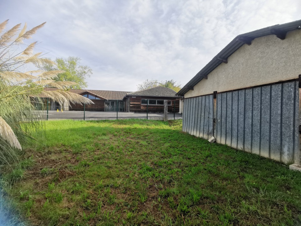 Terrain à bâtir à Saint-Pierre-d’Aurillac (33490)