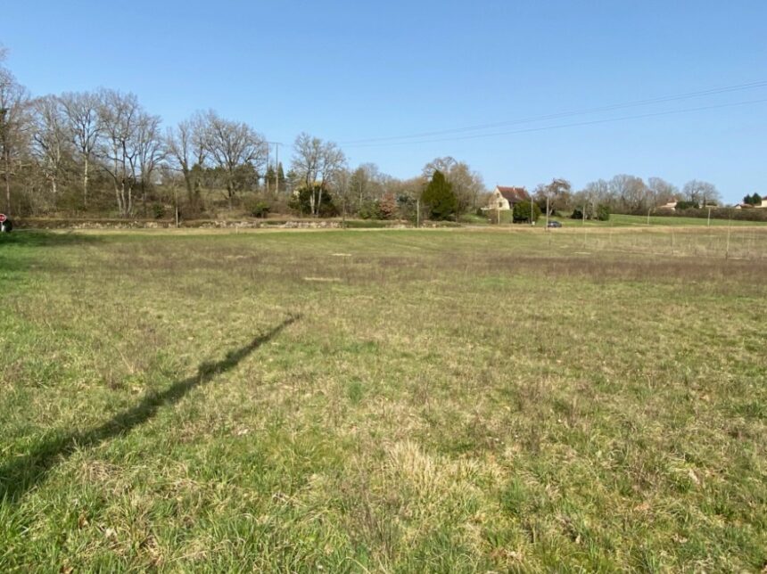 Terrain à bâtir à Liorac-sur-Louyre (24520)