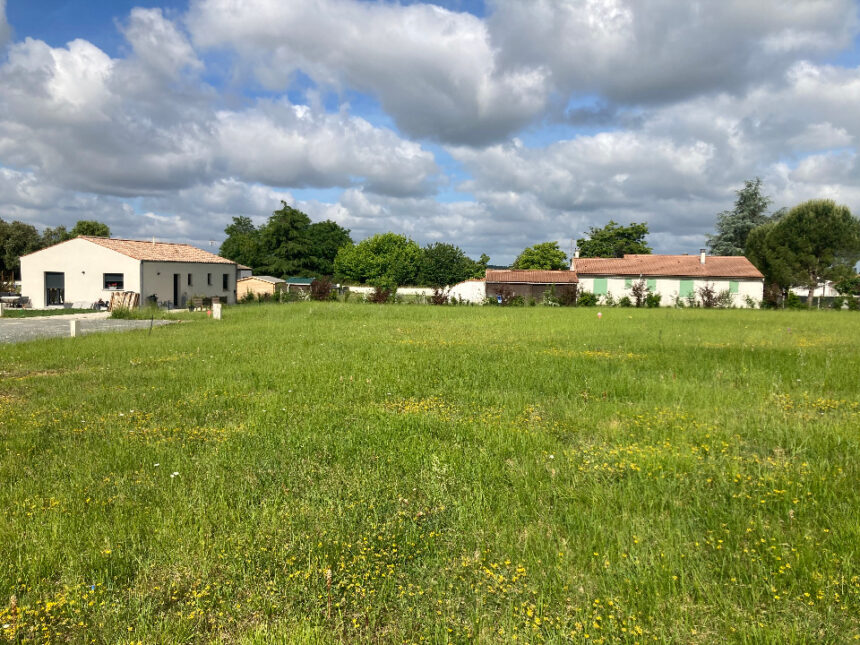 Maison à construire à Saint-Vaize (17100)