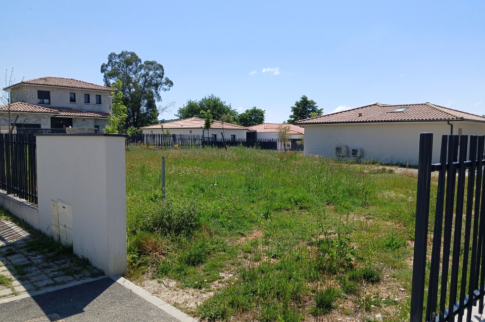 Terrain à bâtir à Artigues-près-Bordeaux (33370)