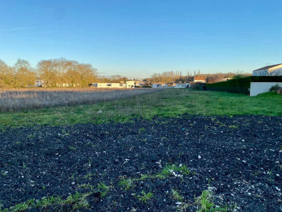 Terrain à bâtir à Médis (17600)