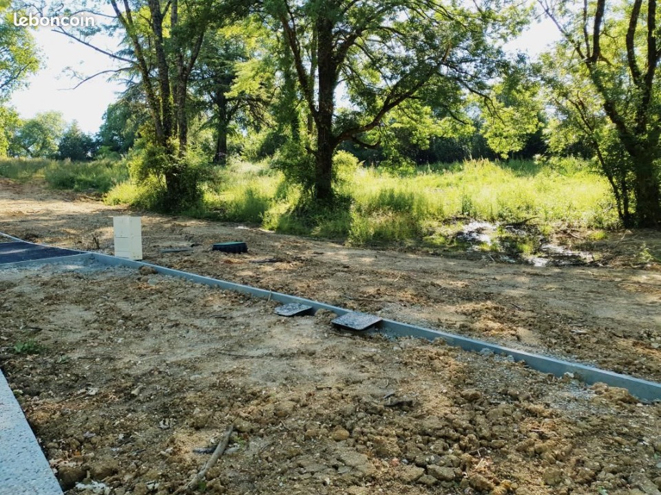 Terrain à bâtir à Brach (33480)