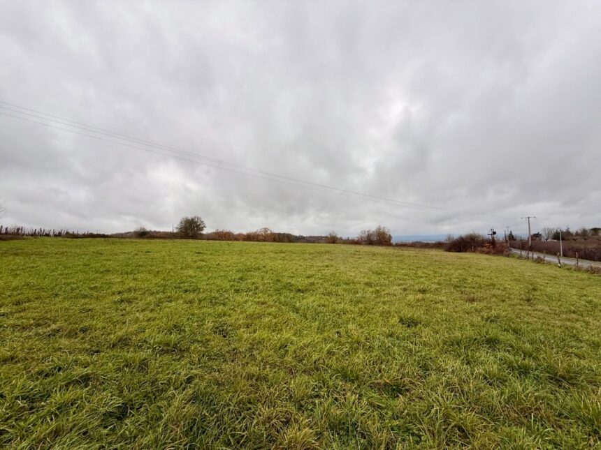 Terrain à bâtir à Colombier (24560)