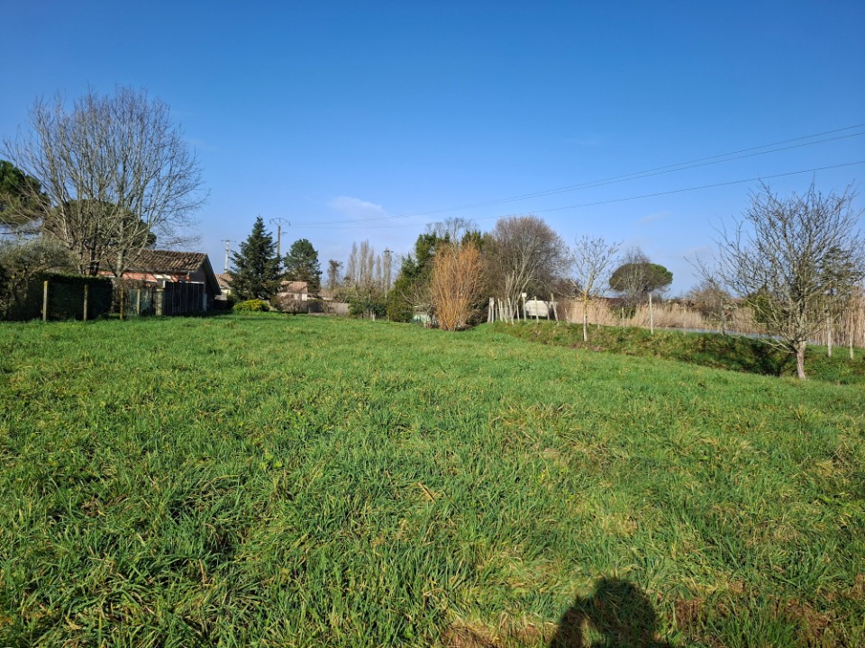Terrain à bâtir à Lugon-et-l’Île-du-Carnay (33240)