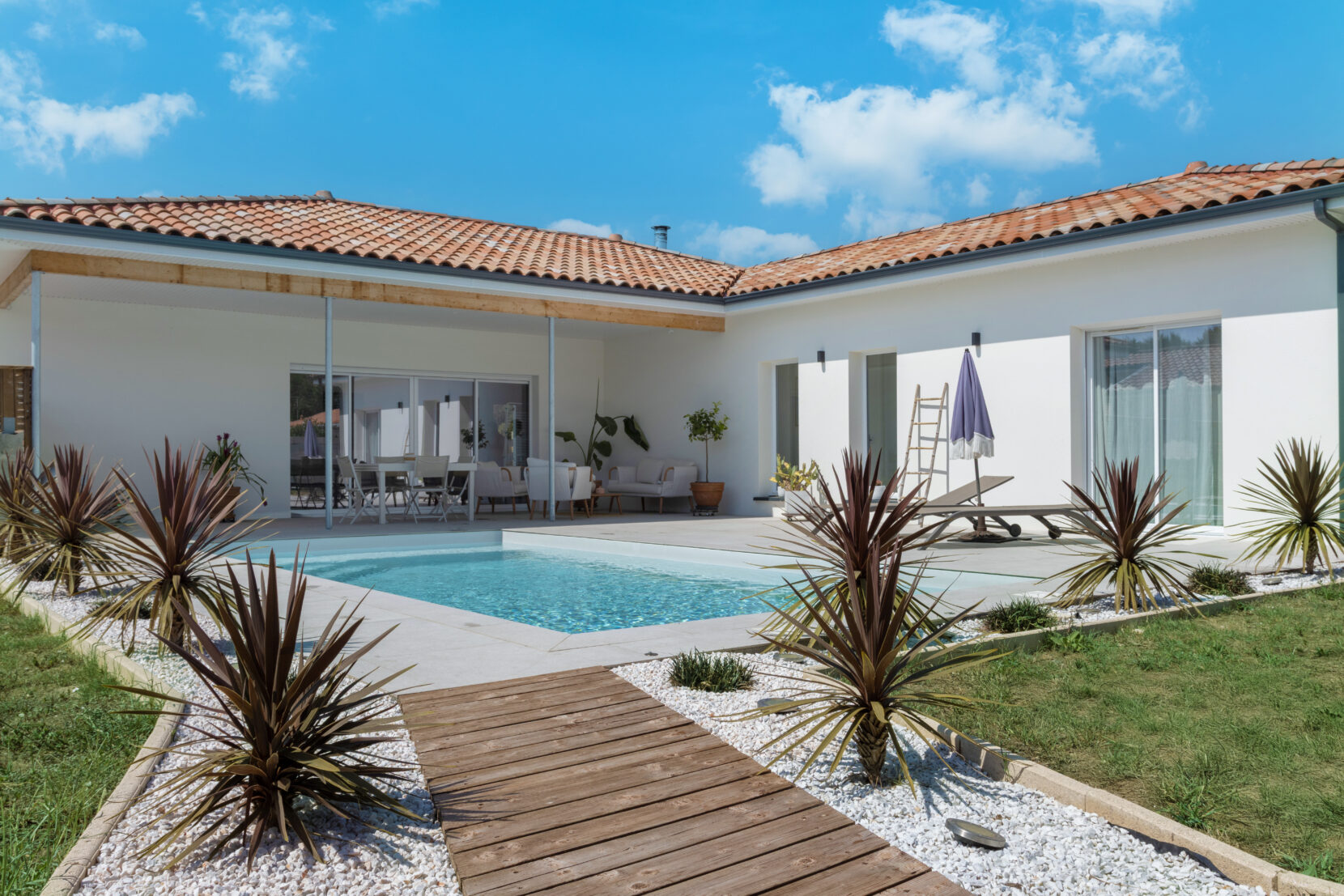 Une maison en L dans les Landes