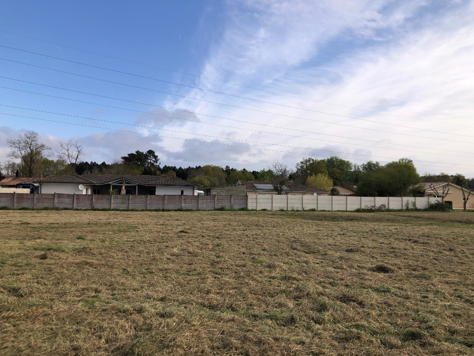 Terrain à bâtir à Léognan (33850)