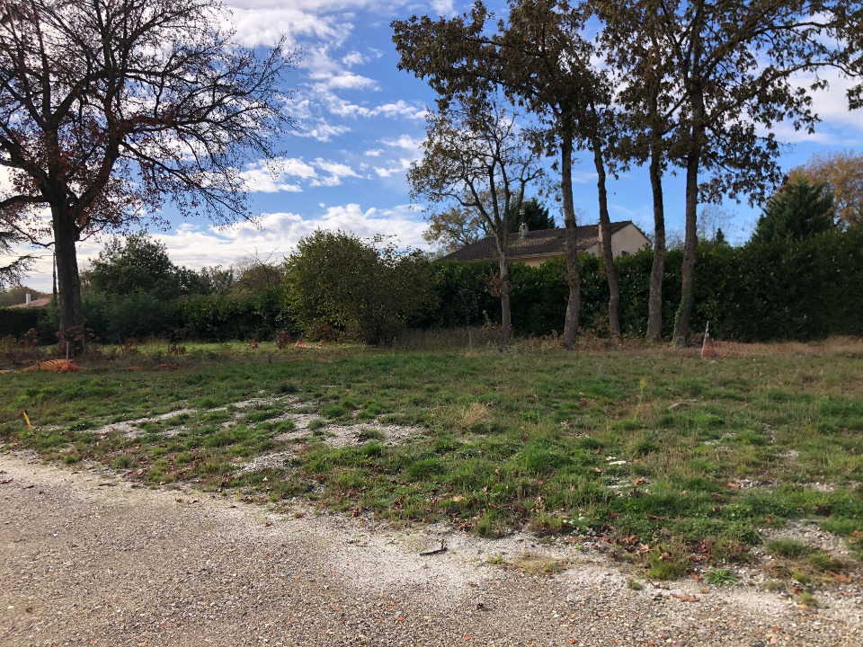 Terrain à bâtir à Saint-Médard-en-Jalles (33160)