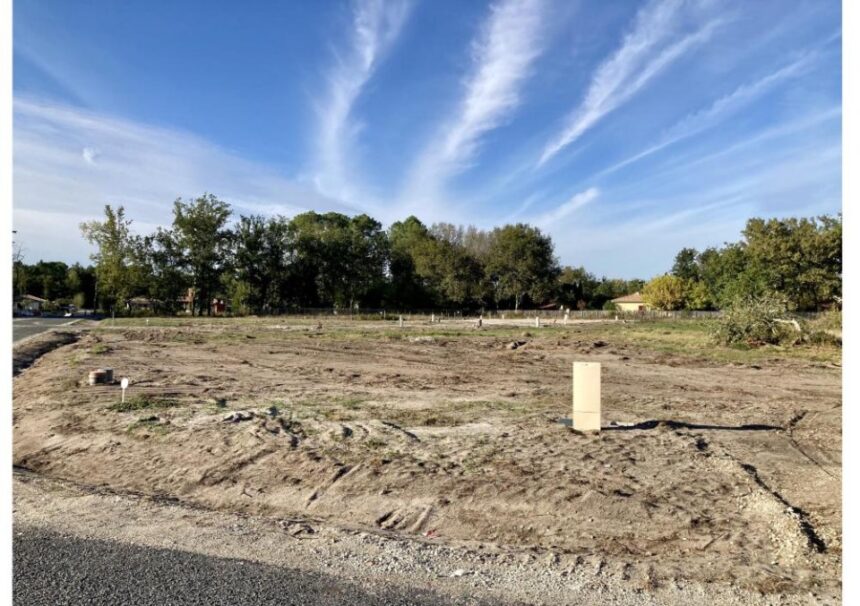 Terrain à bâtir à Le Taillan-Médoc (33320)
