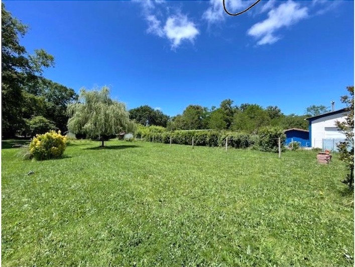 Terrain à bâtir à Saint-Vivien-de-Médoc (33590)