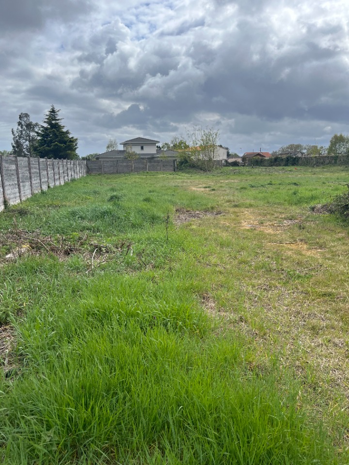 Terrain à bâtir à Saint-Médard-en-Jalles (33160)