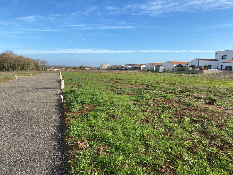 Terrain à bâtir à Port-des-Barques (17730)