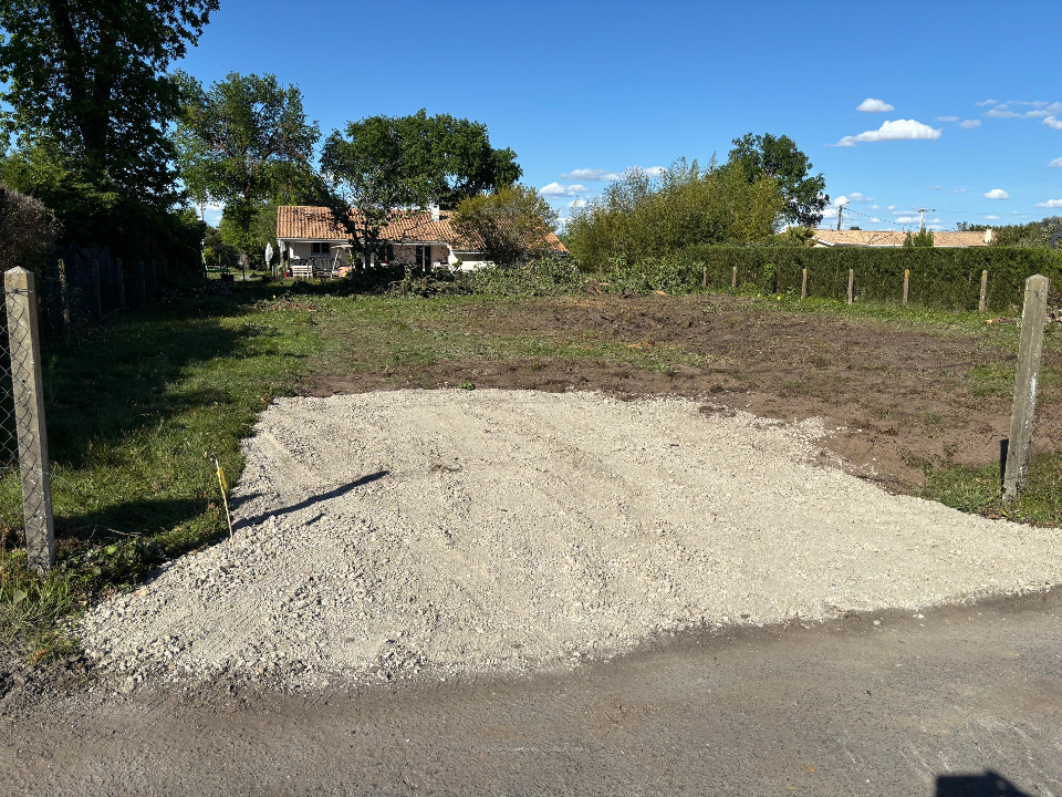 Terrain à bâtir à Saint-Estèphe (33180)