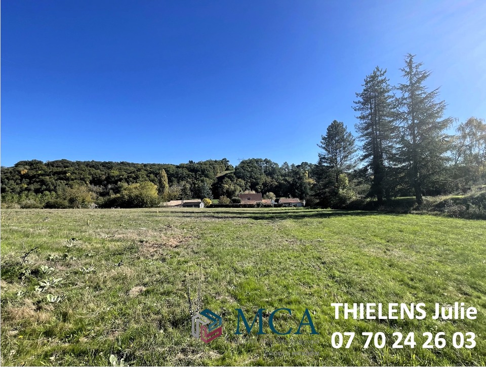 Terrain à bâtir à Villamblard (24140)