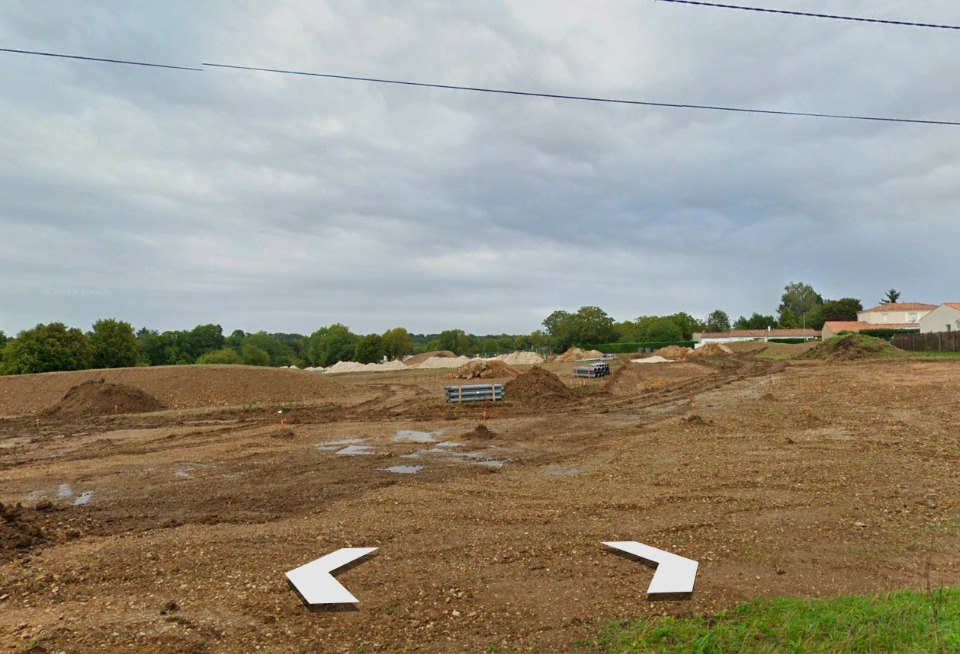 Terrain à bâtir à Saintes (17100)