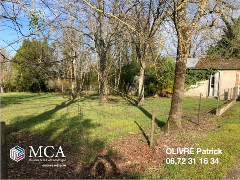 Terrain à bâtir à Fontcouverte (17100)