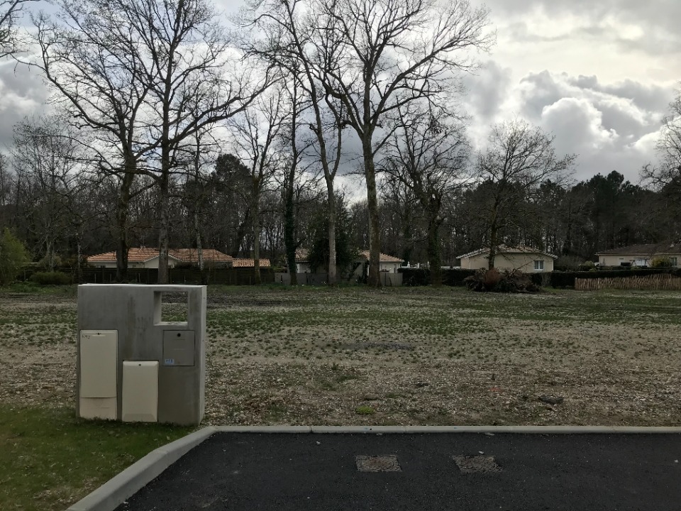 Terrain à bâtir à Castres-Gironde (33640)