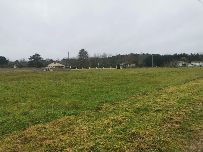 Terrain à bâtir à Gajac (33430)