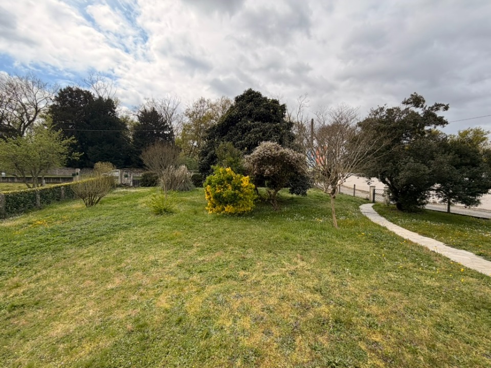 Terrain à bâtir à Cadaujac (33140)