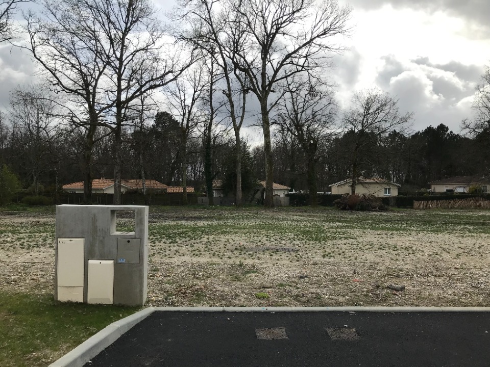 Terrain à bâtir à Castres-Gironde (33640)