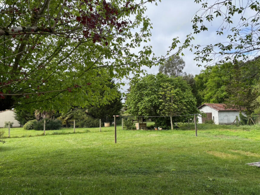 Terrain à bâtir à Cissac-Médoc (33250)