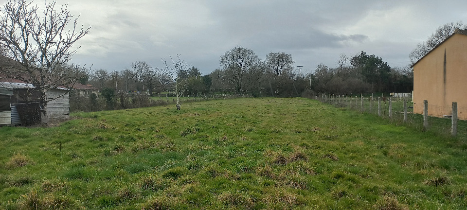 Terrain à bâtir à Ménesplet (24700)