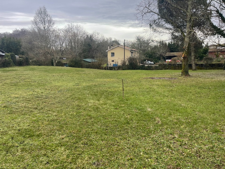 Terrain à bâtir à Gironde-sur-Dropt (33190)