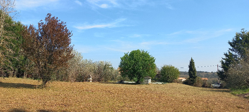 Terrain à bâtir à Eygurande-et-Gardedeuil (24700)