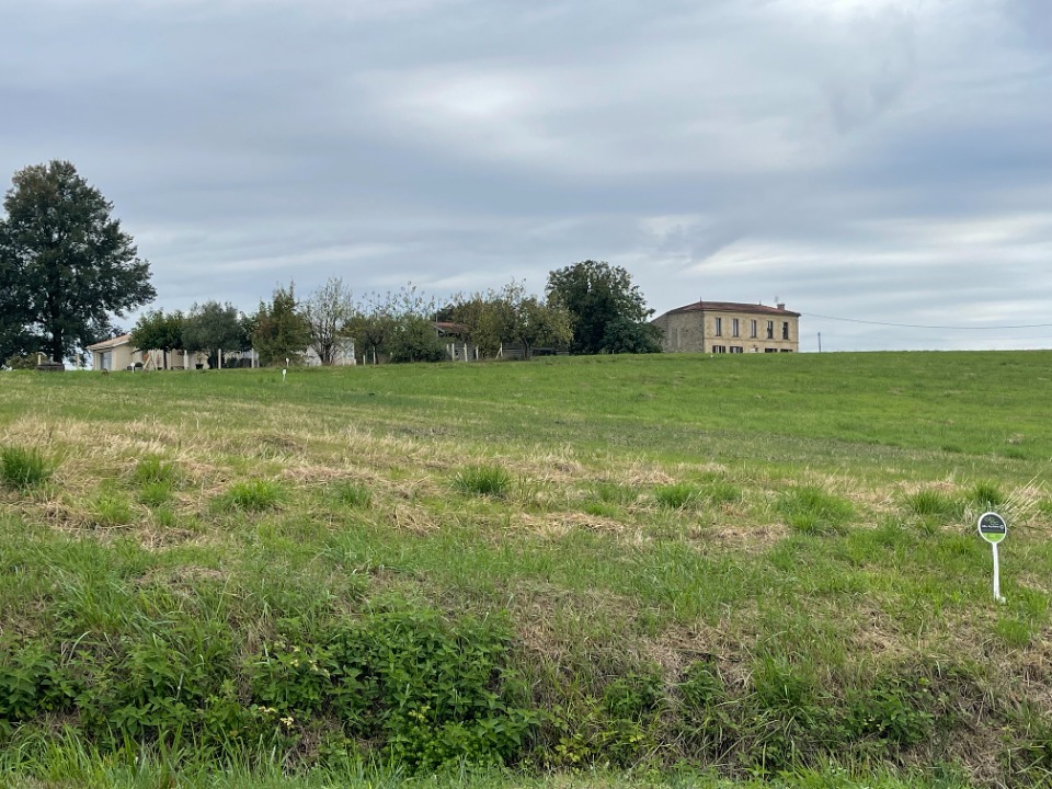 Terrain à bâtir à Frontenac (33760)