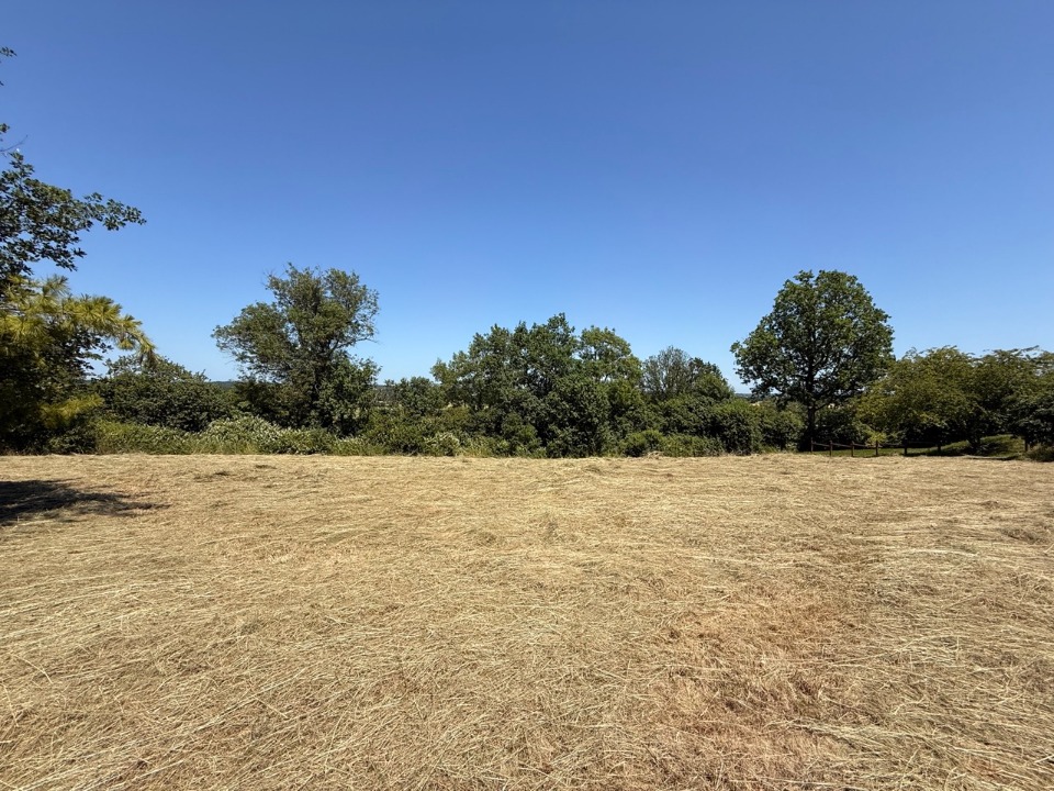 Terrain à bâtir à Monmadalès (24560)
