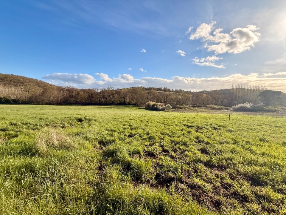 Terrain à bâtir à Bouniagues (24560)