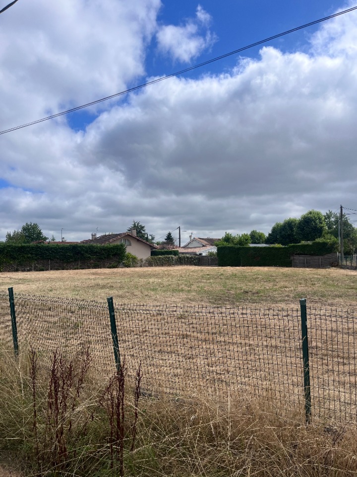 Terrain à bâtir à Blanquefort (33290)