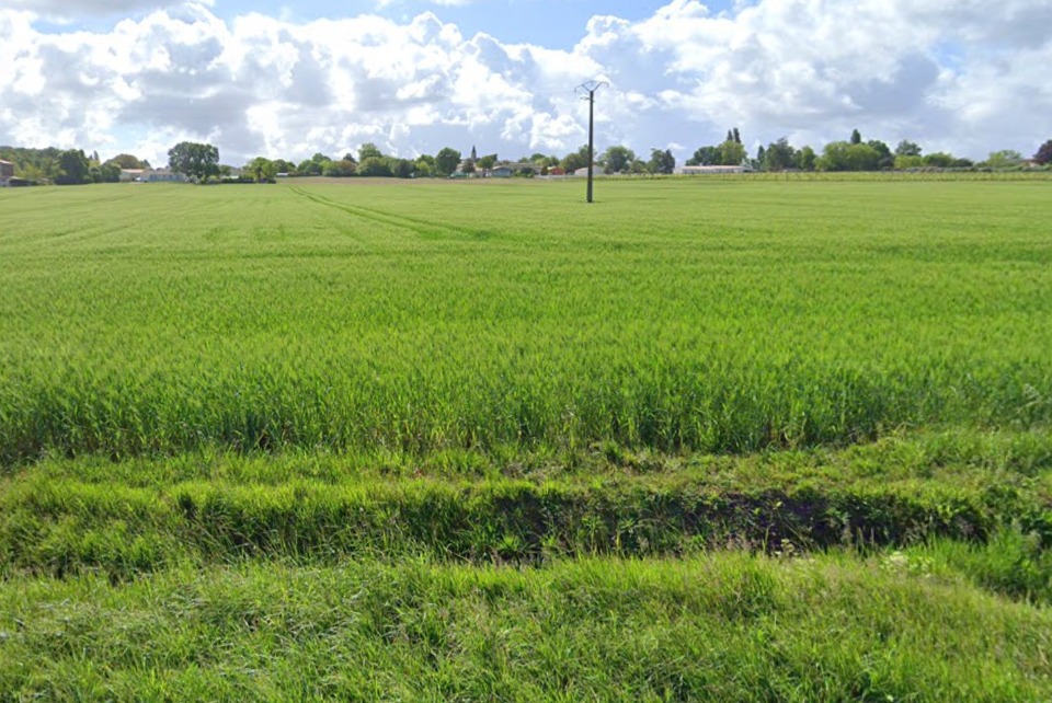 Terrain à bâtir à Grézac (17120)