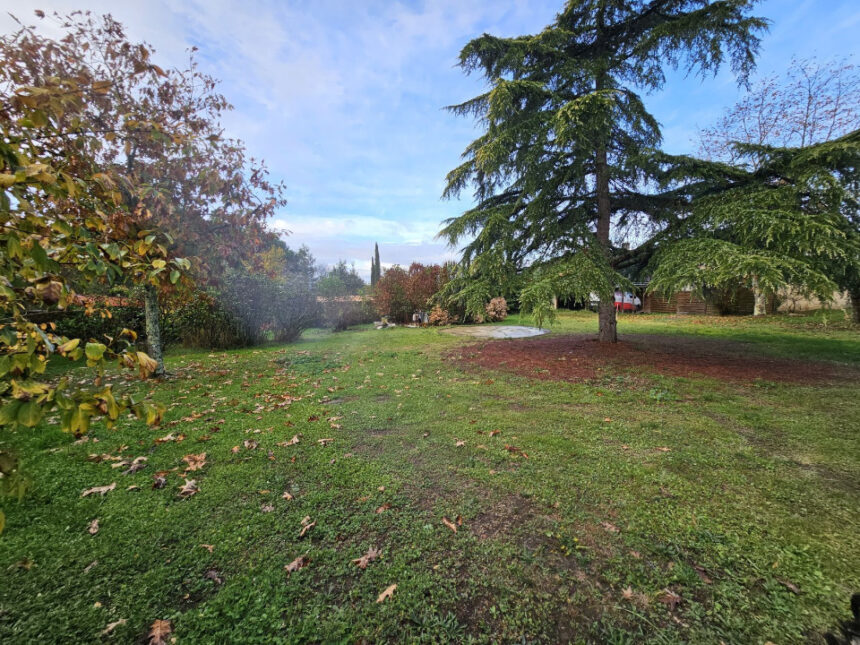 Terrain à bâtir à Quinsac (33360)