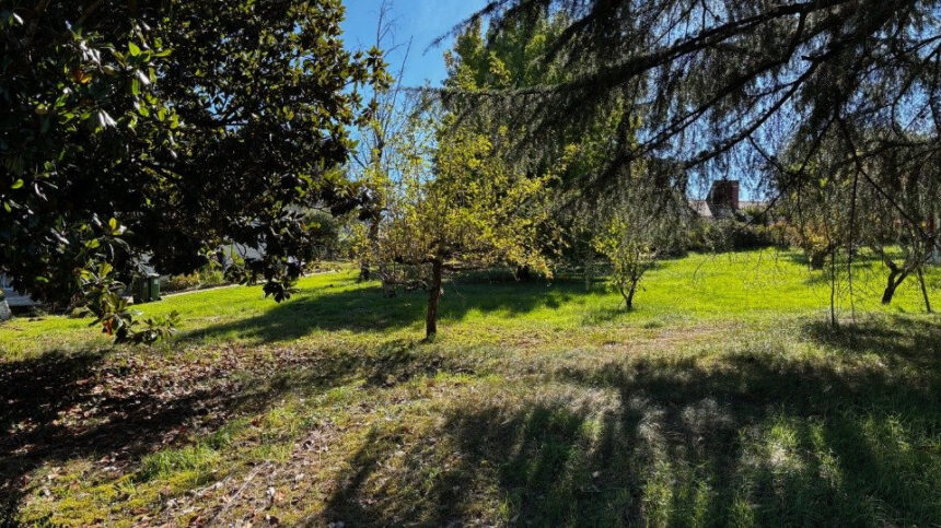Terrain à bâtir à Salleboeuf (33370)