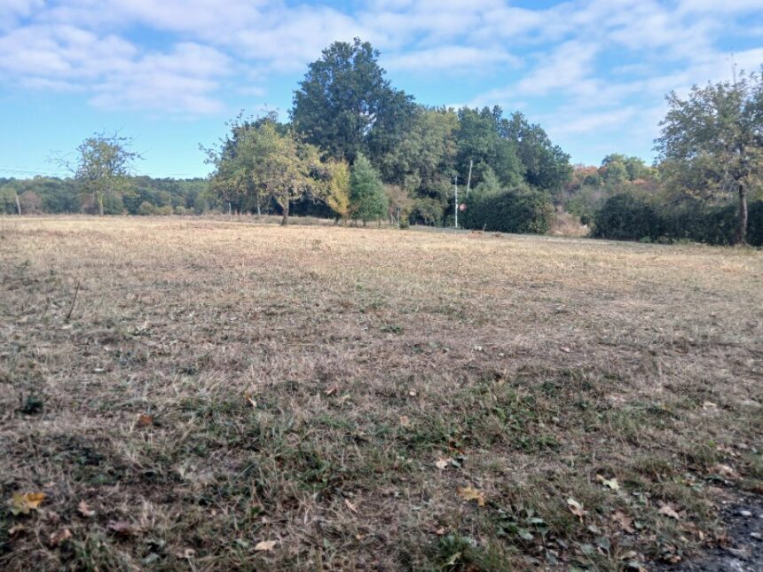Terrain à bâtir à Saint-Astier (24110)