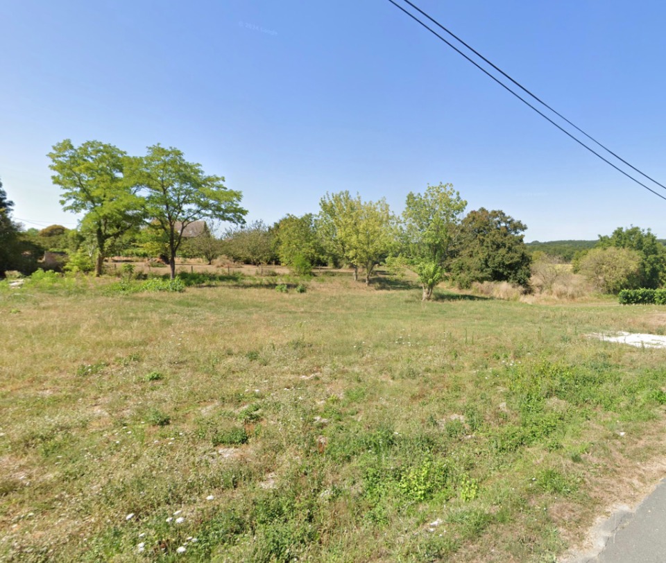 Terrain à bâtir à Ribagnac (24240)
