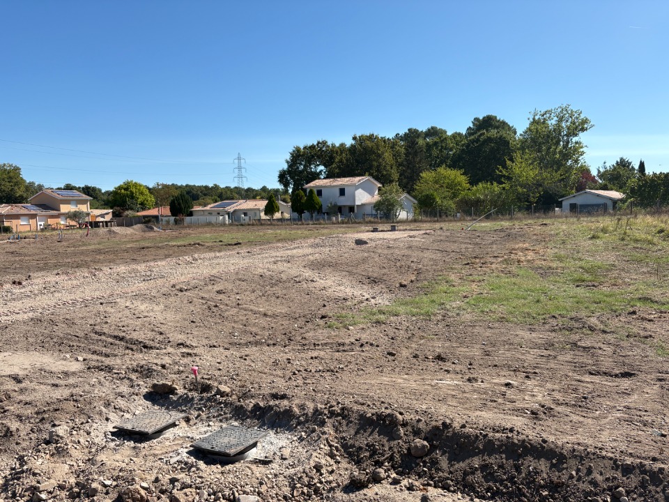 Terrain à bâtir à Léognan (33850)