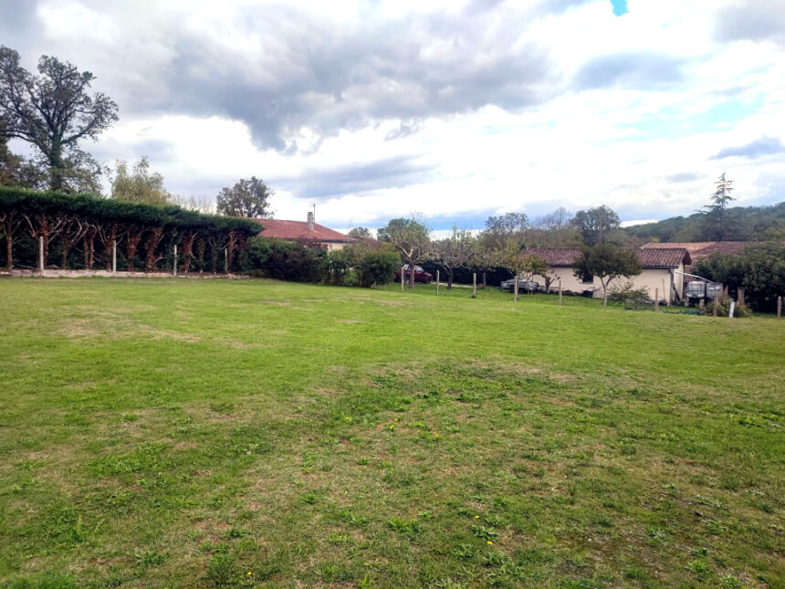 Terrain à bâtir à La Sauve (33670)